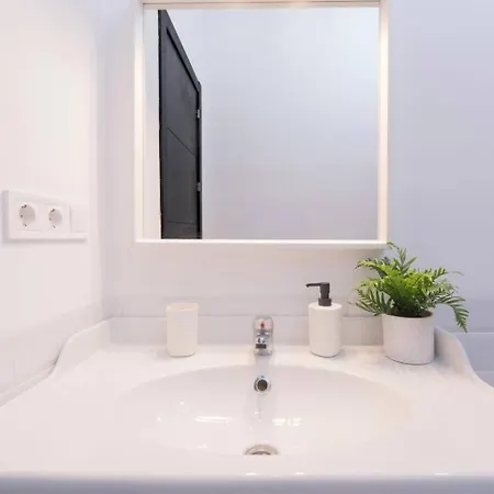 Historical Center Ollerias Apartman